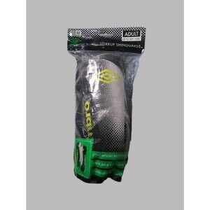 Umbro Stirrup Soccer Shinguards Adult Up To 5FT-11IN New